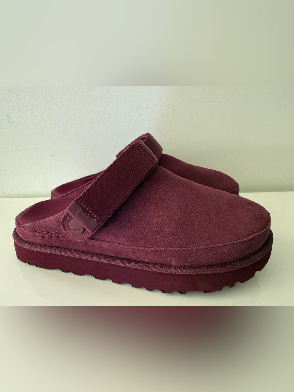 UGG Goldenstar Clog Women's Size 8.5 - Picture 2 of 7